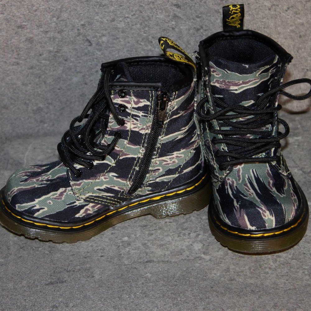 DR. MARTEN TODDLER BOOTS